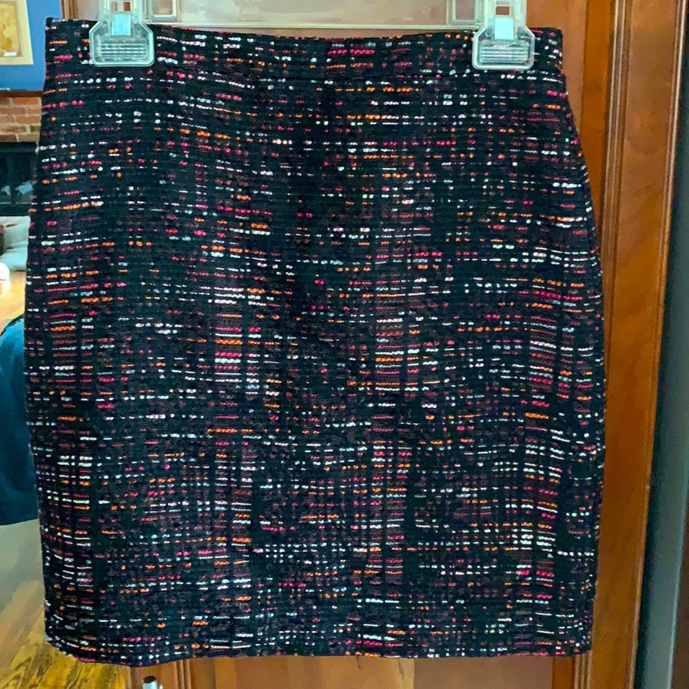 Ann Taylor Loft Black/Multi Skirt size 2P